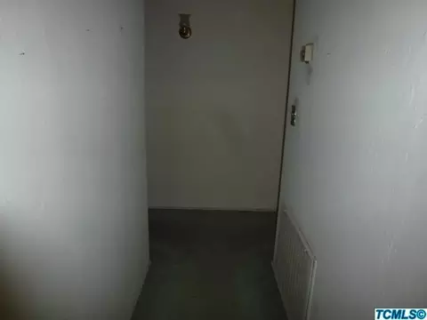 941 E Academy Ave, Tulare, CA 93274 photo 10