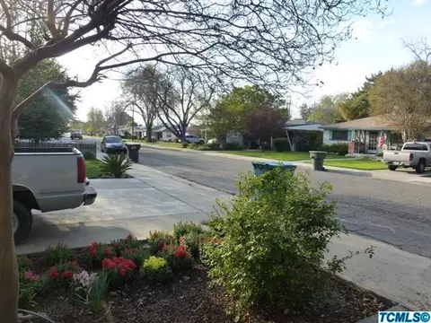 941 E Academy Ave, Tulare, CA 93274 photo 25