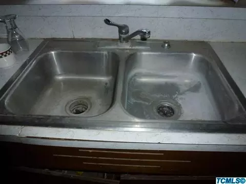 941 E Academy Ave, Tulare, CA 93274 photo 7