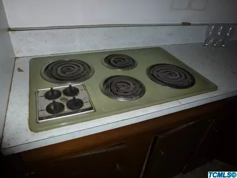 941 E Academy Ave, Tulare, CA 93274 photo 6