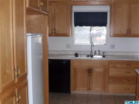 45176 Sierra Dr, Three Rivers, CA 93271 photo 5