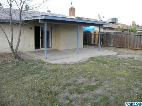 1351 Fig St, Selma, CA 93662 photo 4