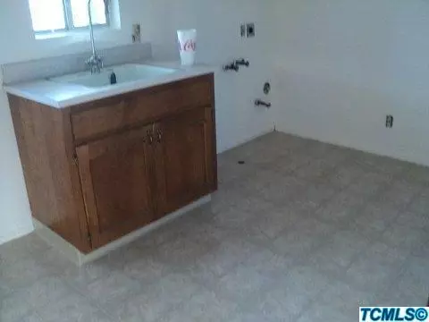 602 E Sequoia Ave, Visalia, CA 93292 photo 7