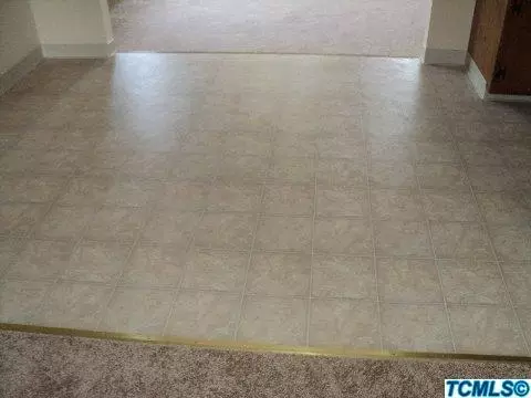 602 E Sequoia Ave, Visalia, CA 93292 photo 4