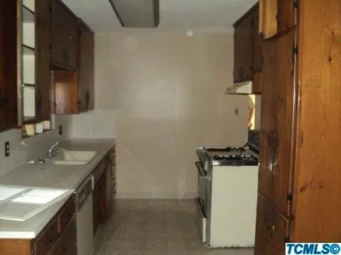 602 E Sequoia Ave, Visalia, CA 93292 photo 5