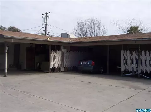 808 E Kaweah Ave, Visalia, CA 93292 photo 2