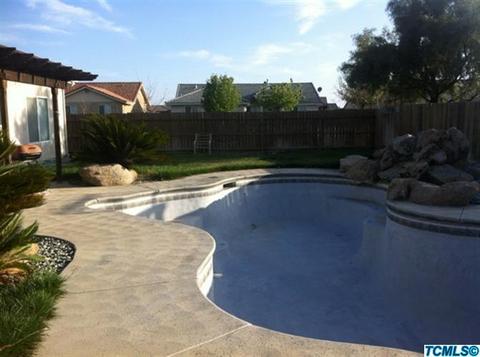 573 Puffin Ln, Lemoore, CA 93245 photo 3
