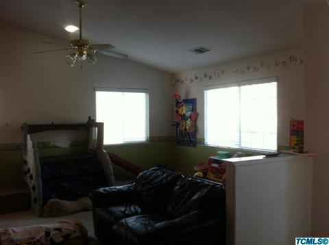 573 Puffin Ln, Lemoore, CA 93245 photo 6