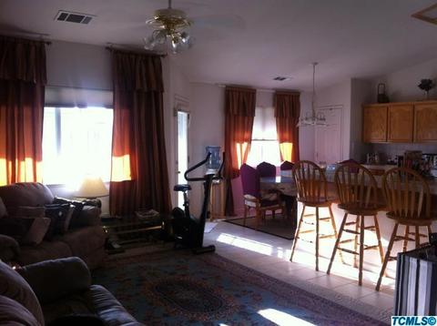 573 Puffin Ln, Lemoore, CA 93245 photo 5
