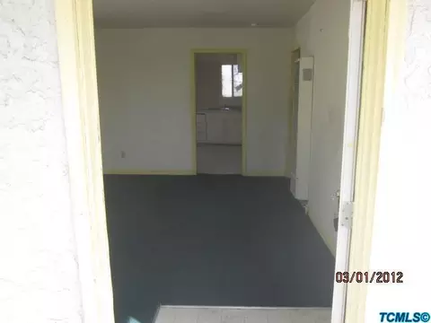 902 Walnut St, Pixley, CA 93256 photo 2