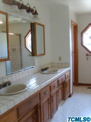 3303 E Birch Ave, Visalia, CA 93292 photo 10
