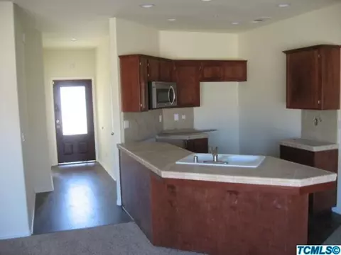 547 Glaze Ave, Exeter, CA 93221 photo 2