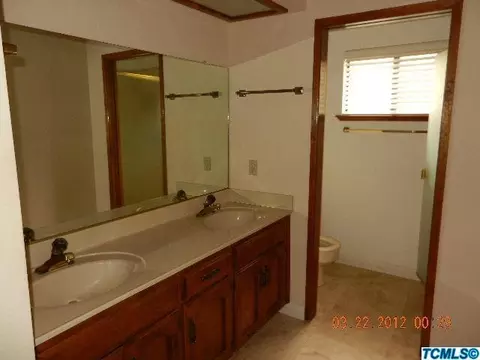 2346 E Harvard Ct, Visalia, CA 93292 photo 7