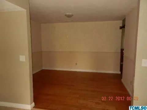 2346 E Harvard Ct, Visalia, CA 93292 photo 3