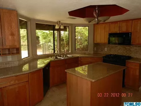 2346 E Harvard Ct, Visalia, CA 93292 photo 4
