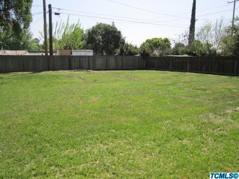 633 W Iris Ave, Visalia, CA 93277 photo 4