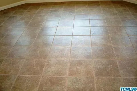 1909 E Roosevelt Ct, Visalia, CA 93292 photo 7