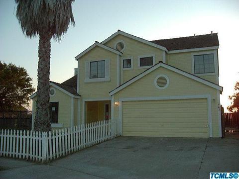 641 Alpha St, Tulare, CA 93274 photo 1