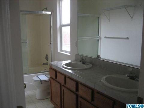 1416 Monarch Dr, Lemoore, CA 93245 photo 7