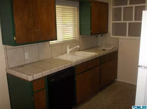 950 Cypress Ln, Lemoore, CA 93245 photo 9