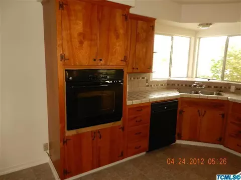 232 Oleander Ave, Lemoore, CA 93245 photo 3