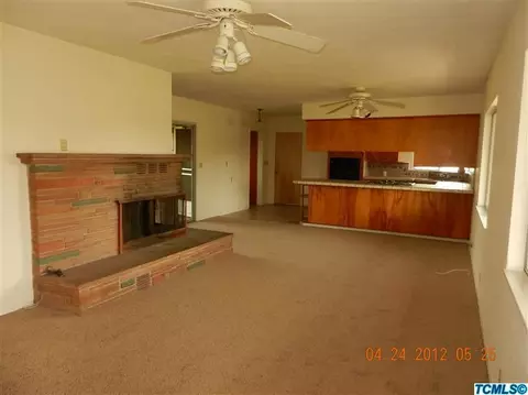 232 Oleander Ave, Lemoore, CA 93245 photo 2