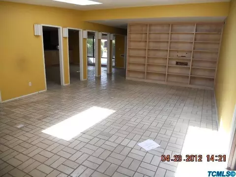 1228 S Mountain St, Visalia, CA 93277 photo 4