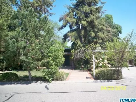 1228 S Mountain St, Visalia, CA 93277 photo 1