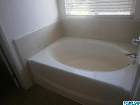 2749 E Mary Ct, Visalia, CA 93292 photo 5