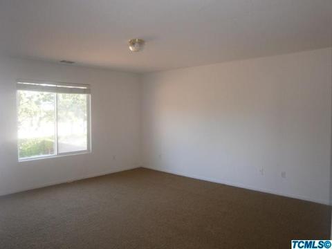 2749 E Mary Ct, Visalia, CA 93292 photo 4