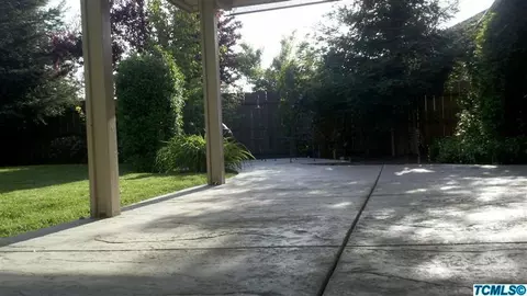 2245 E Chestnut Ct, Visalia, CA 93292 photo 15