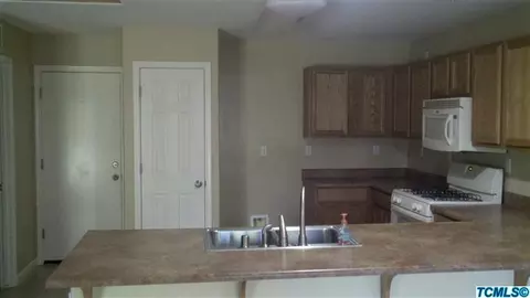 2245 E Chestnut Ct, Visalia, CA 93292 photo 14