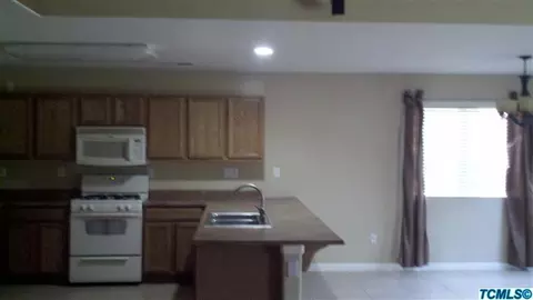 2245 E Chestnut Ct, Visalia, CA 93292 photo 10