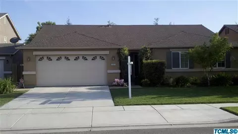 2245 E Chestnut Ct, Visalia, CA 93292 photo 3