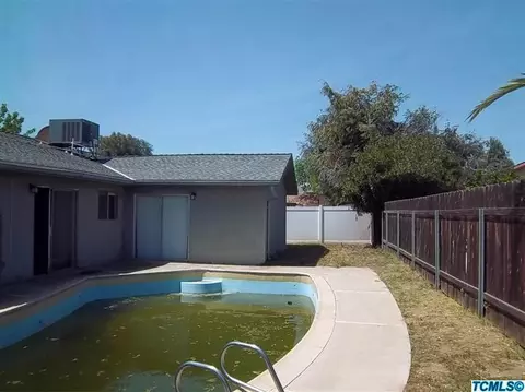 356 E Hazelwood Dr, Lemoore, CA 93245 photo 5
