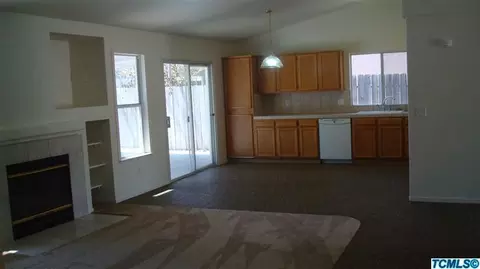 4325 E Feemster Ave, Visalia, CA 93292 photo 5