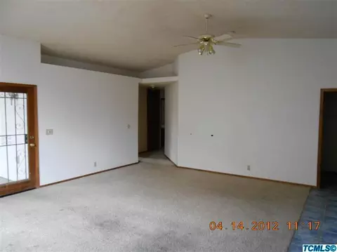 200 Devon Dr, Lemoore, CA 93245 photo 2