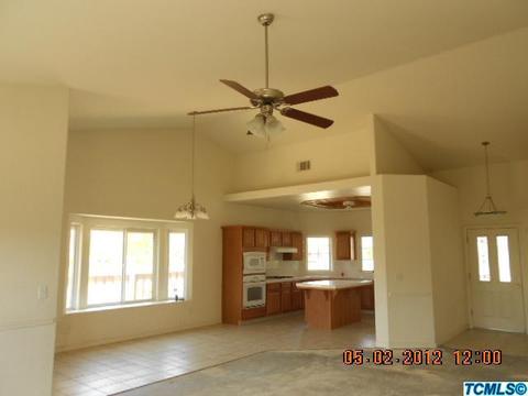 329 E Stanley Ave, Reedley, CA 93654 photo 4