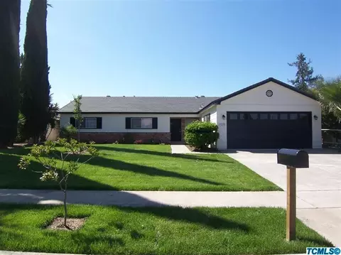 1469 E Boyer Dr, Tulare, CA 93274 photo 1