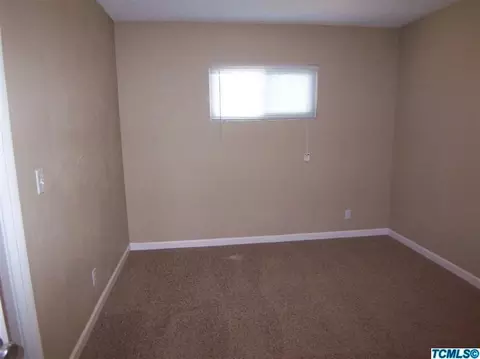 330 E Sandra Ave, Tulare, CA 93274 photo 5