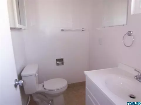 330 E Sandra Ave, Tulare, CA 93274 photo 8