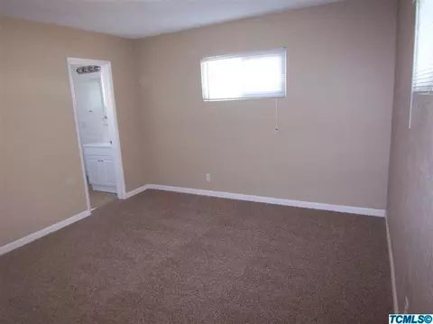 330 E Sandra Ave, Tulare, CA 93274 photo 7