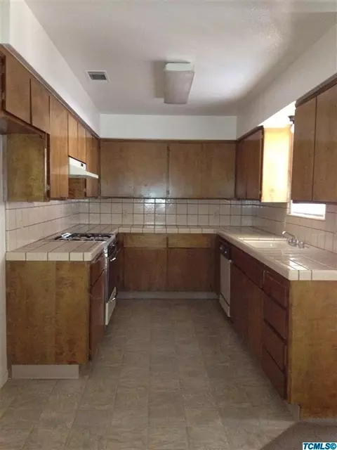 1826 E Cross Ave, Tulare, CA 93274 photo 7