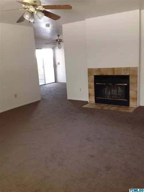 1826 E Cross Ave, Tulare, CA 93274 photo 4