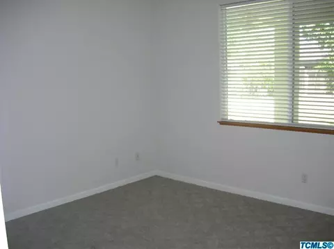 4024 W Iris Ave, Visalia, CA 93277 photo 14