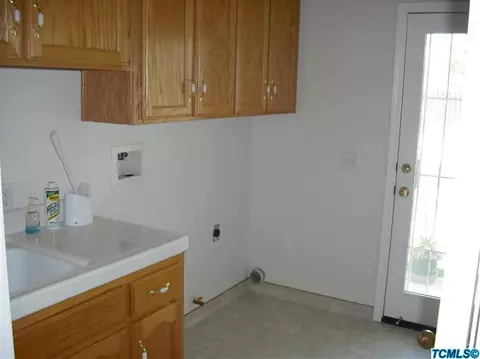4024 W Iris Ave, Visalia, CA 93277 photo 5