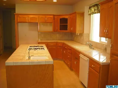 4024 W Iris Ave, Visalia, CA 93277 photo 4