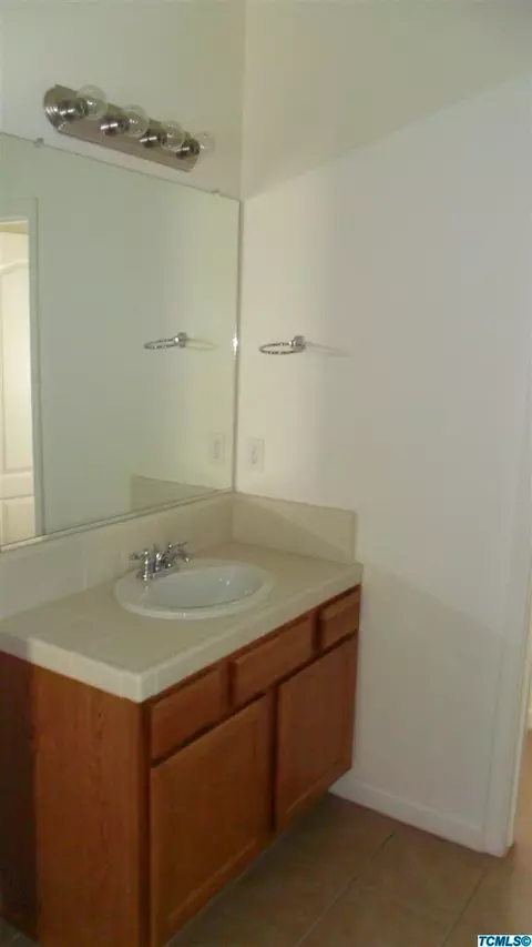 995 Prosperity Dr, Lemoore, CA 93245 photo 12