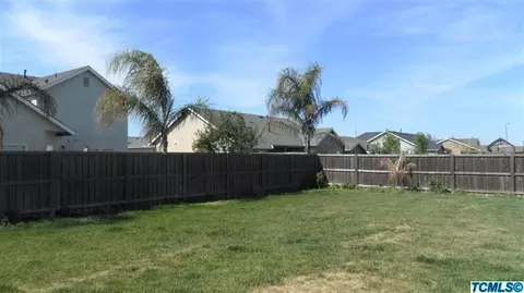 995 Prosperity Dr, Lemoore, CA 93245 photo 10