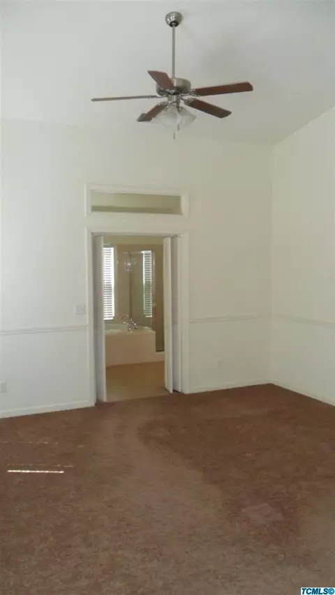 995 Prosperity Dr, Lemoore, CA 93245 photo 5